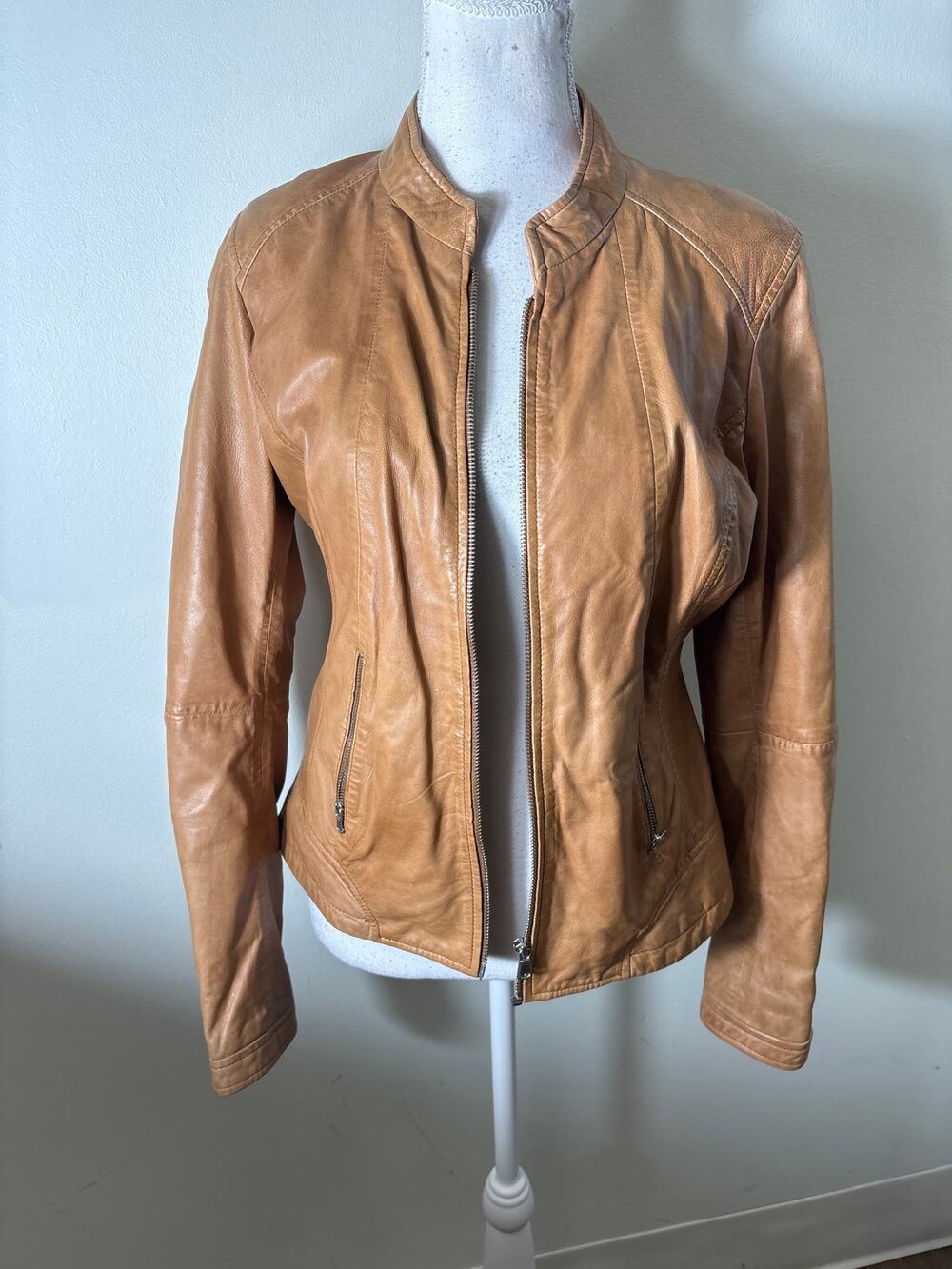 Overland Camel Colored Long Sleeve Cropped Style Leather Jacket Sz M